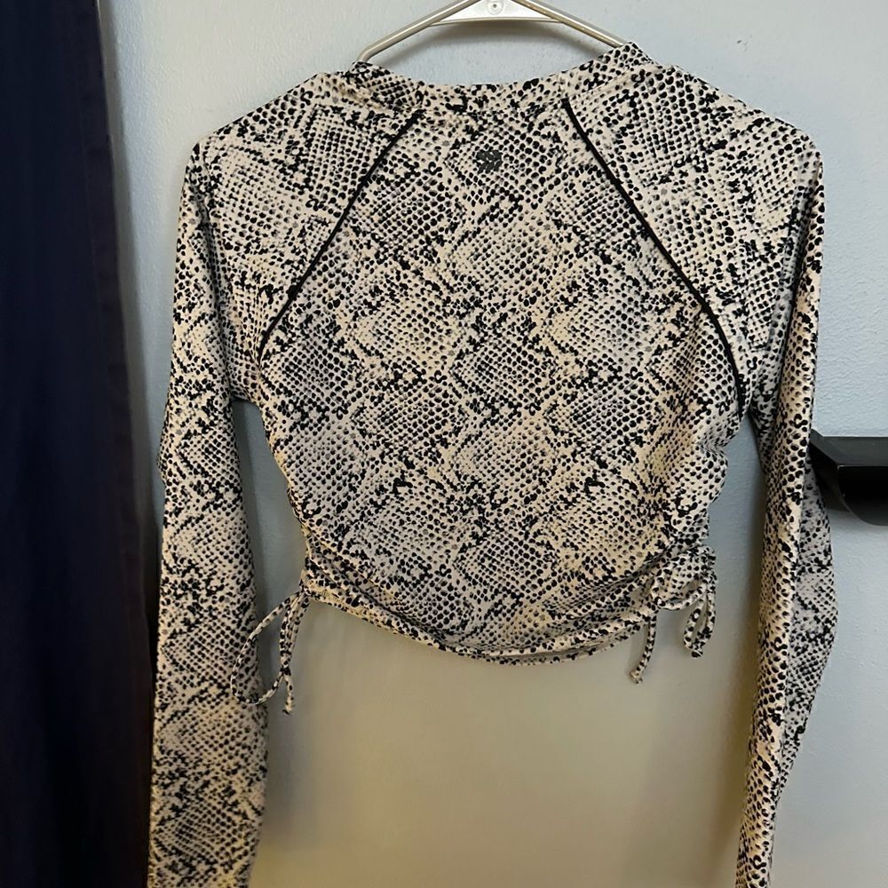 All In Motion Swim Side-Cinch Long Sleeve Rash Guard Gray and Speckled Black NWT - Picture 8 of 10
